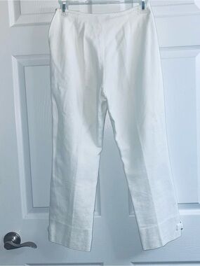 Women's White Straight-Leg Capris